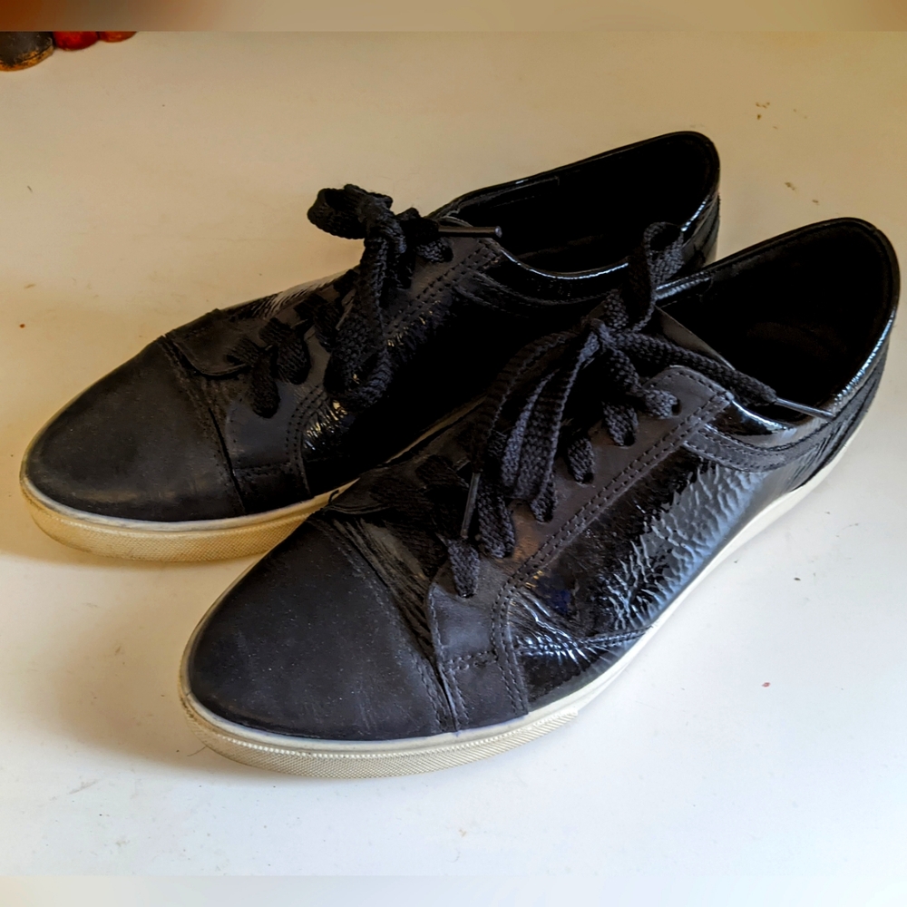 Pointed toe Ecco sneakers